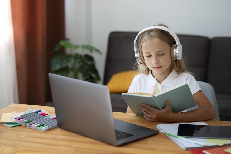 How Online Tutors Personalize Student Success
