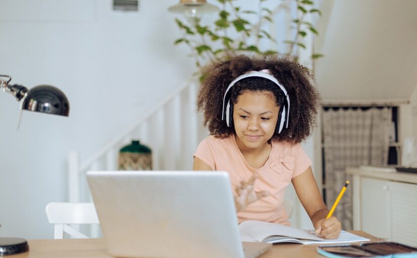 How Online Tutors Help Students Build Confidence