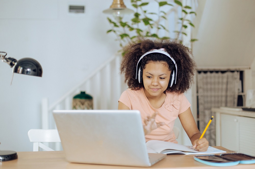 How Online Tutors Help Students Build Confidence